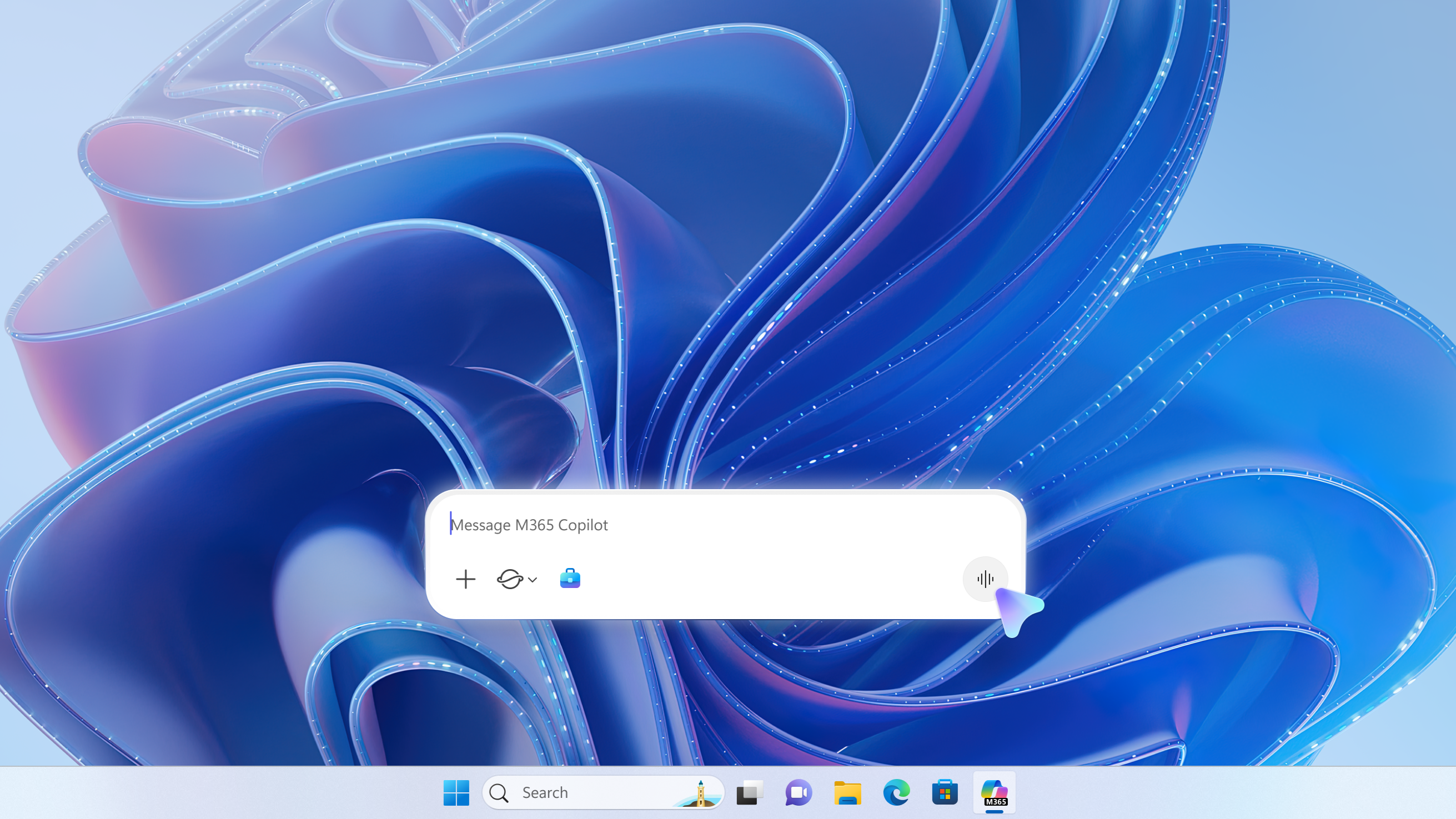 Screenshot of Microsoft 365 Copilot Chat pop-up and a mouse pointer over the voice chat icon.