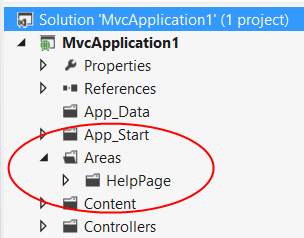 Screenshot delle opzioni di menu del modello di progetto Web A P I, che circondano l'area e le cartelle delle pagine della Guida.