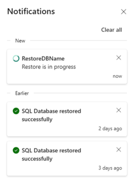 Screenshot della scheda Notifiche del portale di Infrastruttura che mostra lo stato di avanzamento del ripristino del database.